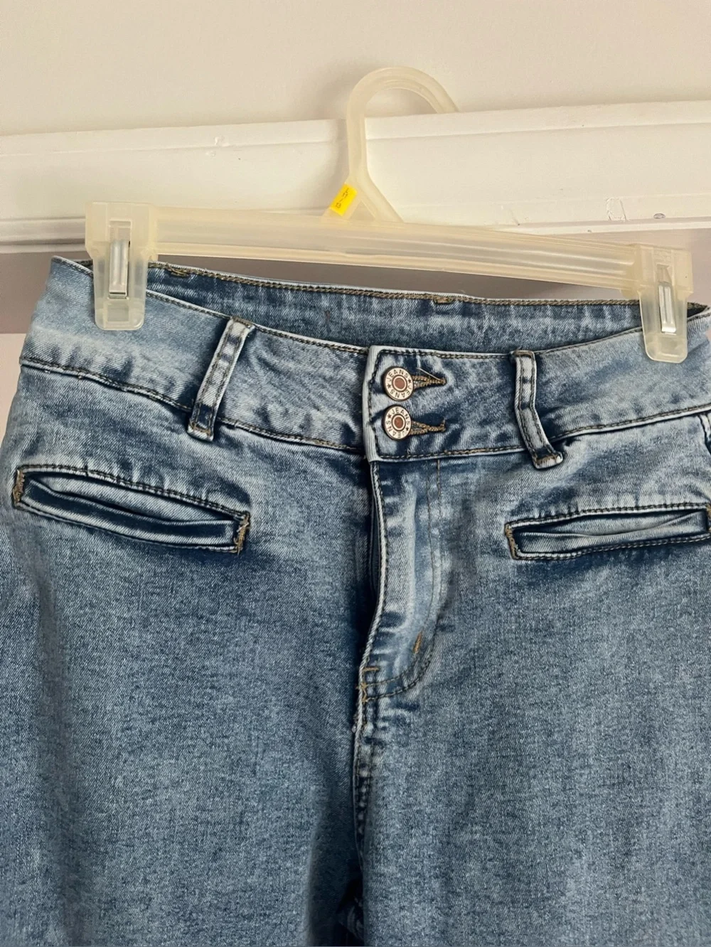 High Waist Straight Leg Jeans – Women’s Size [Size 4]